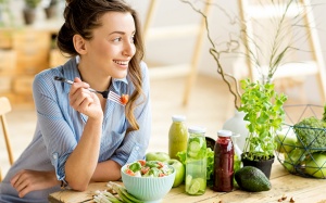 Ăn nhiều chất xơ có thể giúp phụ nữ ngăn ngừa chứng tiểu không kiểm soát