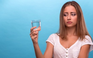 Chỉ dẫn giảm cân bằng cách nhịn ăn, chỉ uống nước