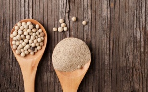 Infographic: Hạt tiêu trắng có lợi ích gì, cách dùng như thế nào?