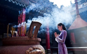Lên chùa lễ như thế nào là đúng?