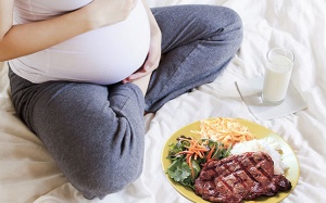 Ăn gì để nuôi con thông minh từ ngay trong bụng mẹ?