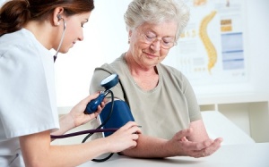 Kiểm soát huyết áp với 5 thực phẩm ăn hàng ngày