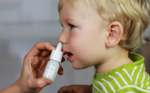 Xịt mũi cho trẻ hàng ngày có an toàn?