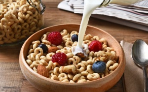 10 thực phẩm lành mạnh biến thành hại nếu ăn quá nhiều