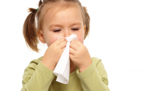 Trẻ bị ho có đờm bố mẹ nên làm gì?