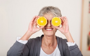 Ăn cam có thể giúp ngăn ngừa thoái hóa điểm vàng?