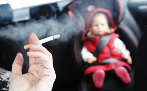 Vì sao hút thuốc thụ động cực kỳ nguy hiểm cho trẻ?