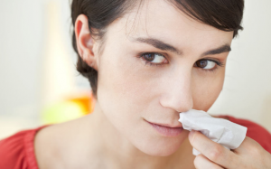 Vì sao phụ nữ bị chảy máu mũi khi mang thai?