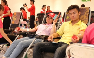 Hàng nghìn người hiến máu trong ngày hội quân Hành trình Đỏ 2018
