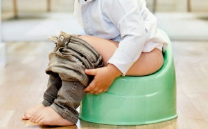 Nguyên nhân nào khiến con bị táo bón kéo dài dai dẳng?