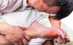 Người bị gout nên và không nên ăn gì để giảm đau tự nhiên?