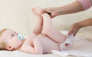 Mẹ cần biết các biến chứng nguy hiểm khi con bị táo bón