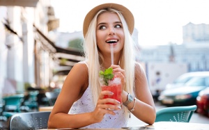 Tử vi thứ Ba (24/7/2018): Cự Giải nói chuyện rất có 'duyên' trong mắt bạn bè