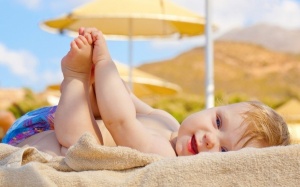 Trẻ nhỏ cần bổ sung bao nhiêu vitamin D mỗi ngày?