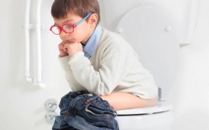 8 biện pháp đơn giản giúp giảm táo bón ở trẻ em