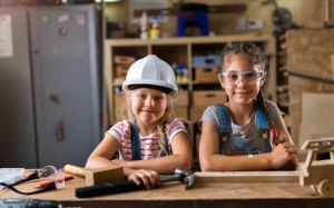 Tử vi thứ Năm (2/8/2018): Bạch Dương làm việc hết công suất