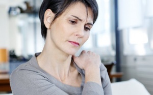 Mắc lupus ban đỏ, thường xuyên mệt mỏi, khó thở có làm sao không?