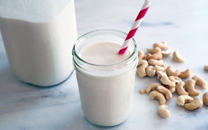Tự làm sữa hạt điều: Tốt cho cả bà bầu lẫn trẻ nhỏ