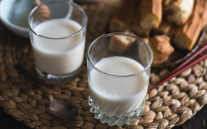 Công thức làm sữa đậu nành ngon và lành ít người biết