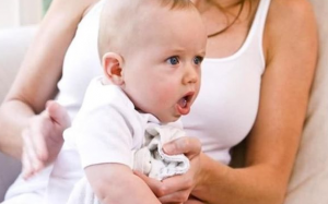 Cách tự nhiên giúp điều trị ho có đờm cho trẻ sơ sinh và trẻ nhỏ