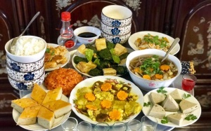 Gợi ý mâm cỗ chay cúng Rằm tháng 7 cho người bận rộn
