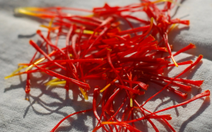 Bà bầu dùng nhụy hoa nghệ tây có tác hại gì? 