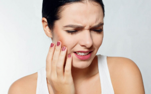 Răng khôn mọc lệch: 14 cách tự nhiên giúp giảm đau, giảm viêm