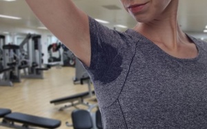 3 giải pháp giúp bạn đối phó với mồ hôi nách