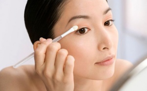 Cách trang điểm cho phụ nữ tuổi trung niên