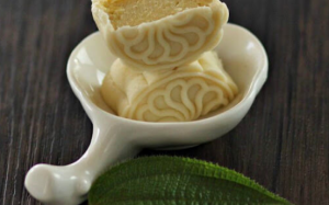 Bánh Trung thu nhân sầu riêng: Thơm nức mũi, ngọt mềm môi