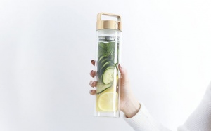 Bình đựng nước làm từ chất liệu nào tốt nhất cho bạn?