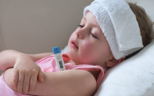 Nguyên nhân khiến trẻ bị sốt, khi nào cần đi khám