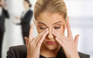 Inforgraphic: Những thói quen không ngờ gây suy giảm thị lực