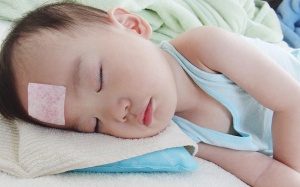 Sốt cao co giật ở trẻ nhỏ có ảnh hưởng thần kinh?