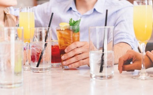 Video: Người bệnh đái tháo đường nên dùng đồ uống nào?