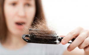 Tại sao người bệnh đái tháo đường bị rụng tóc? 