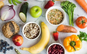 Ăn uống như thế nào để ngăn ngừa loãng xương?