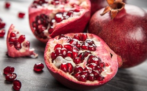 Vì sao chúng ta nên ăn lựu thường xuyên hơn?