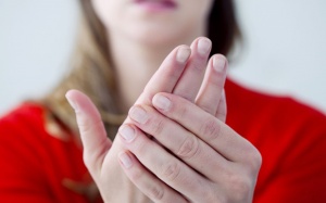 7 lý do khiến bàn tay luôn bị lạnh