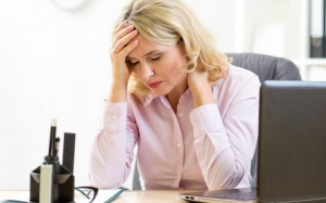 Cách hay giúp giảm triệu chứng tiền mãn kinh và mãn kinh không cần thuốc