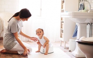 Những mẹo đơn giản giúp mẹ chữa táo bón cho trẻ ngay tại nhà