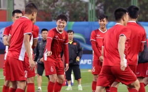 ASIAN CUP 2019: Đối đầu Iraq, chọn Văn Lâm hay Tiến Dũng?