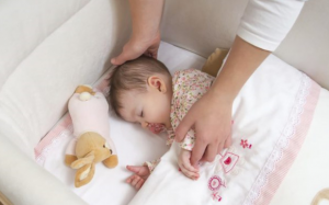 Để bé ngủ xuyên đêm: Bữa tối nên ăn gì? 