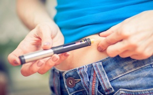 Chú ý kiểm soát đường huyết khi mới đổi thuốc tiêm insulin
