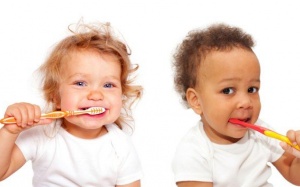 Tại sao trẻ em thường bị sâu răng?