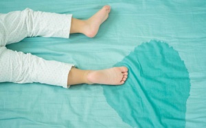 Trẻ 9 tuổi vẫn đái dầm liệu có đáng lo?