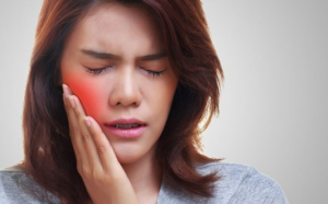 Sắp Tết mà bị đau răng, răng nhạy cảm: Nên làm gì? 