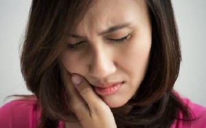 Đau răng vào dịp Tết đối phó như thế nào?