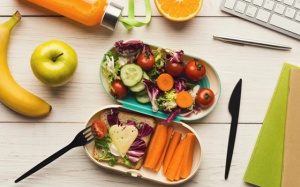 Ăn nhẹ lành mạnh giúp bạn thêm tỉnh táo, tăng năng suất làm việc