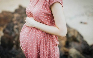 Infographic: 5 thực phẩm phụ nữ mang thai nên tránh tuyệt đối 